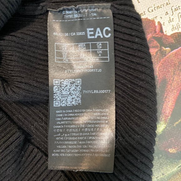 Guess off shoulder sweater - Picture 4 of 4